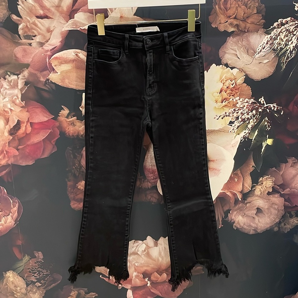 HIDDEN black cropped jeans with distressed hem